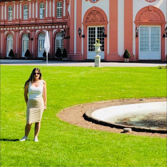 Meet your Posher, Andrea - Picture 1 of 1